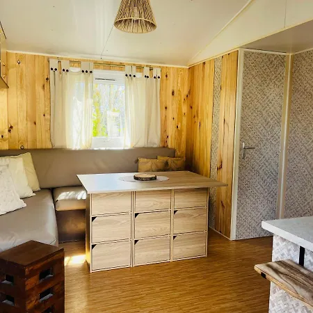 Mobil-home Cosy Clim&tv-3 キャンプ場