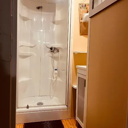 Mobil-home Cosy Clim&tv-3 * ヴィック・ラ・ガルディオル